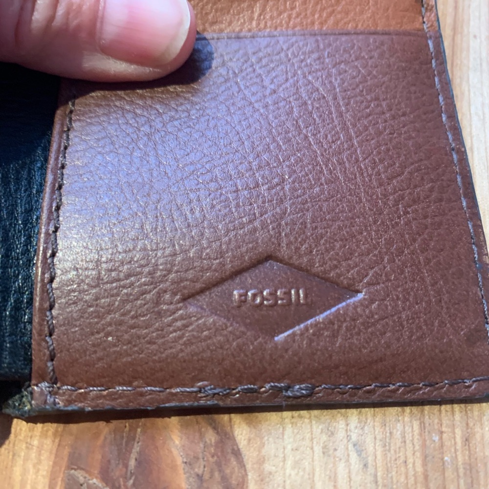 FOSSIL | Tri Fold Leather Wallet | - Picture 4 of 9